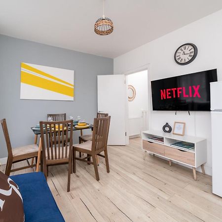 Modern 2 Bed East London Home By Rebby Properties Sleeps 5 Near Canning Town Station 외부 사진